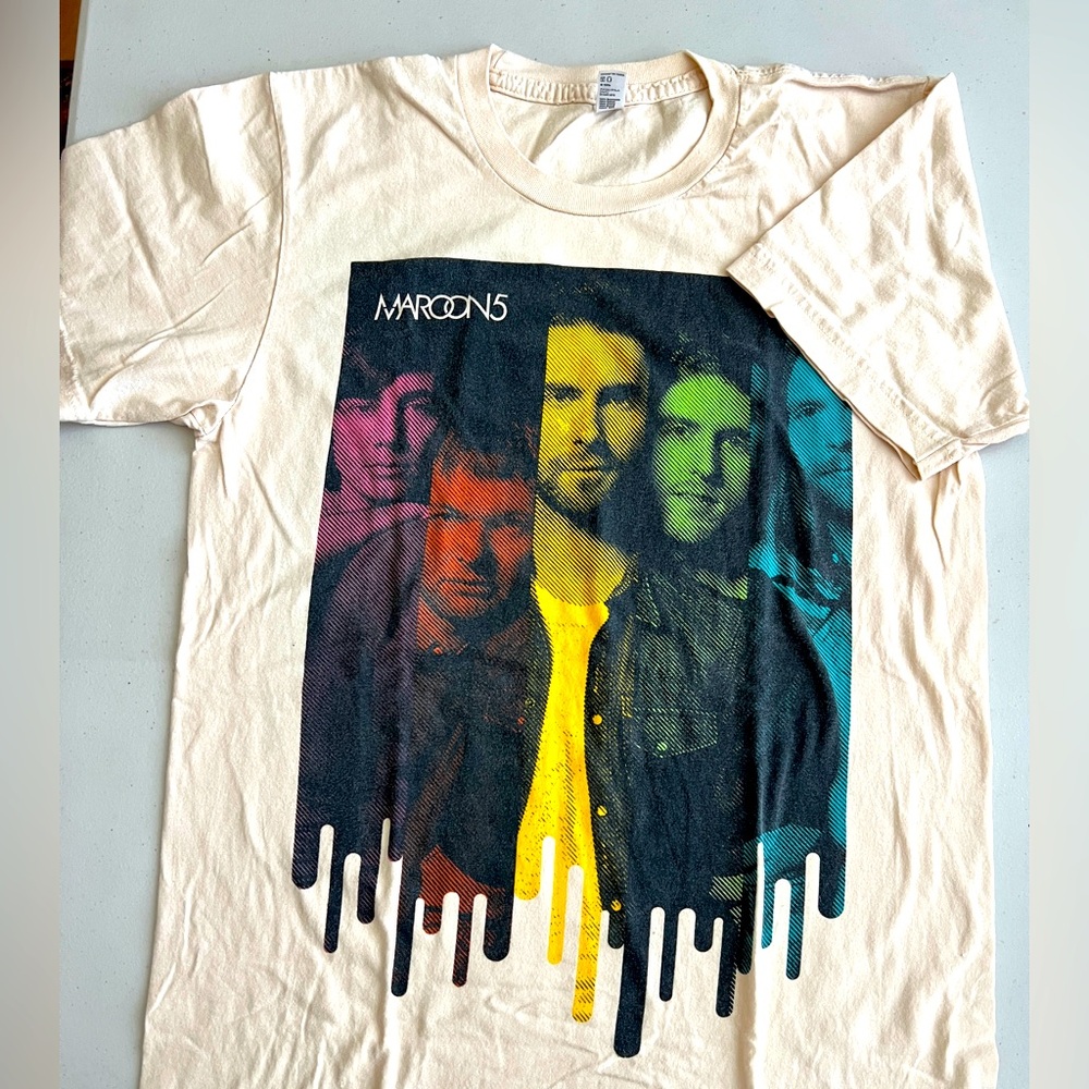 💙🎸MAROON 5 2010 Concert Tee🫟🥁
